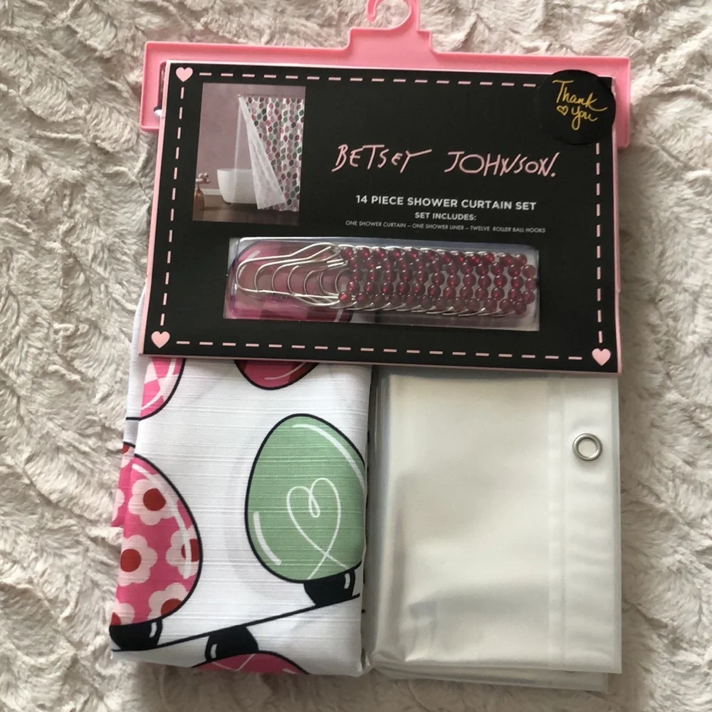 NEW Betsey Johnson Festive Holiday Lights Shower Curtain Set